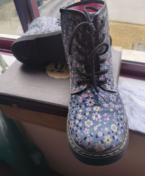 Bota de menina pouco uso