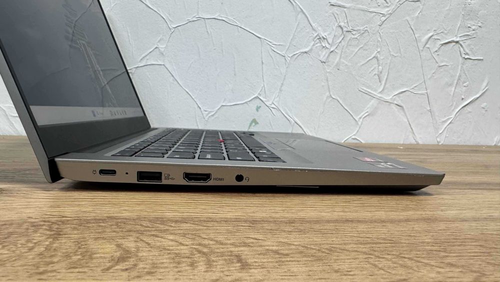 Lenovo ThinkPad E14 G2 – Ryzen 5 5625U, 16GB RAM, SSD 128GB + 256GB