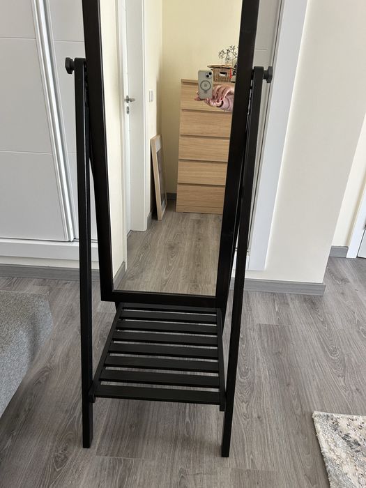 Vende-se espelho com base, em madeira, castanho escuro,do IKEA