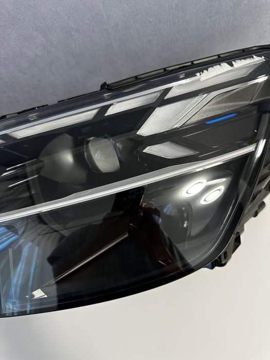 Audi Q8 фара ліва лазер