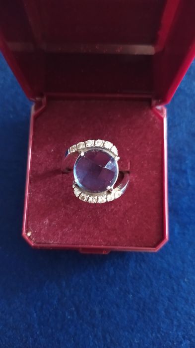 Anél de ouro branco