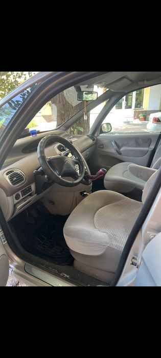 Продам машину ..