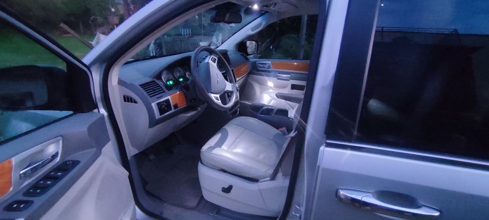 Chrysler grand Voyager town country 4.0  v6  b/ gaz