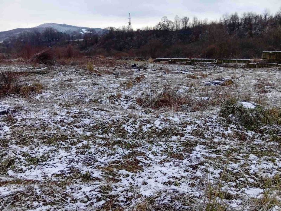 Продаю незавершене пром. буд-тво, Свалява , зем.  150 соток,  по 665$.