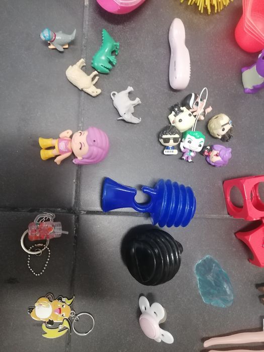 Brinquedos : minnions e outros : 50 peças