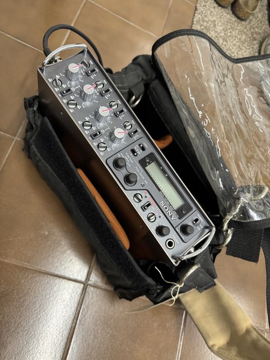 SONY DMX-P01 Przenośny mikser cyfrowy audio [4 kanały]