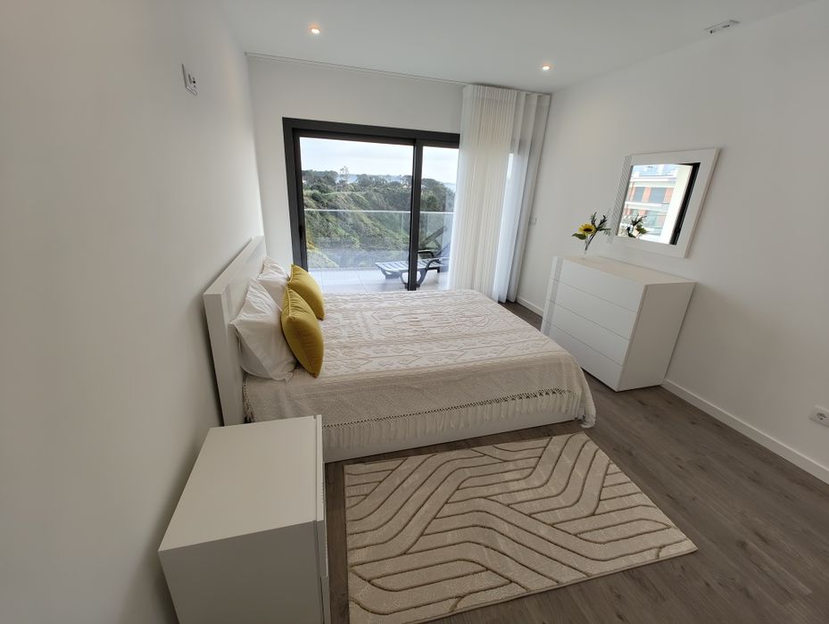 Apt  T2 Nazaré com Garagem e Piscina