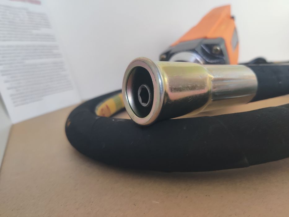 Vibrador 1300W + mangueira 2 metros. Novo/Garantia  ( Monofásico ).