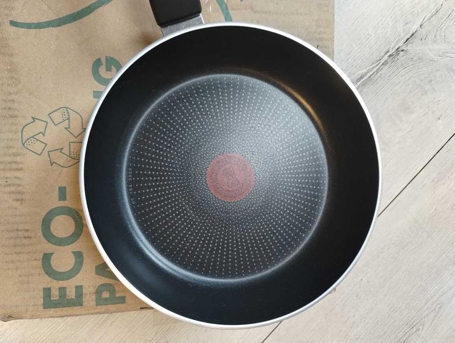 Patelnia Tefal  nieprzywierająca 24 cm do wszystkich kuchenek
