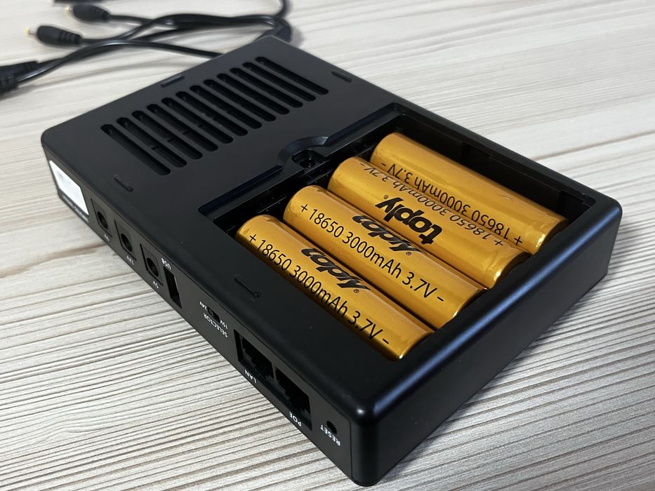 ДБЖ Безперебійники для роутера UPS 12000 mAh (4x3000 mAh)