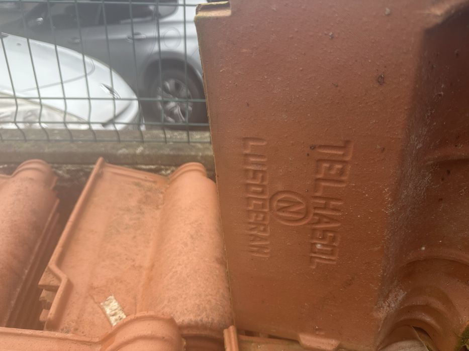 Telhas em bom estado.