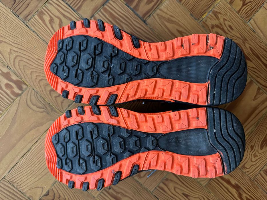 Sapatilhas New Balance (42,5) - Trail Running de Homem Trail 410 v8