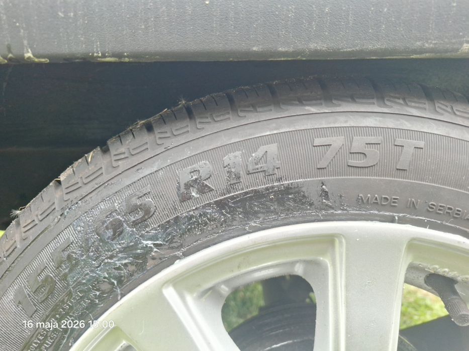 Alufelgi fiat 14 cali z nowymi oponami, wywazone.