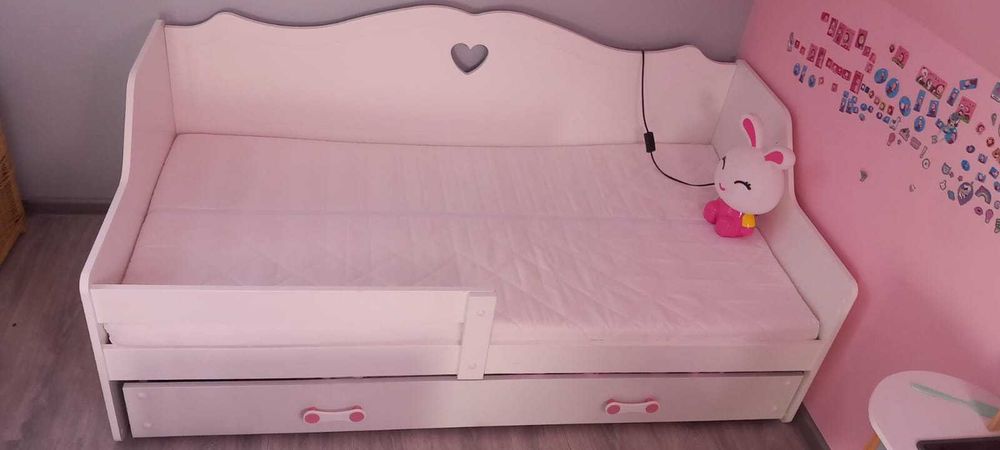 Łóżko dziewczęce