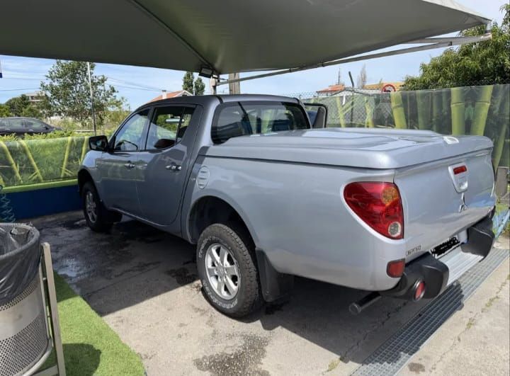 Mitsubishi L200 2.5 DI-D CD Strakar 2WD