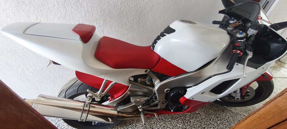 Yamaha YZF-R1 1998