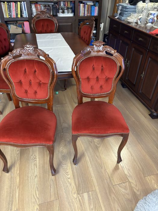 Krzesla komlet medaliony