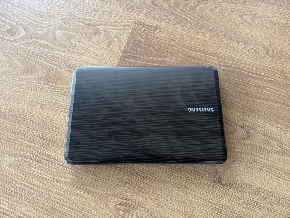 Ноутбук Samsung R523