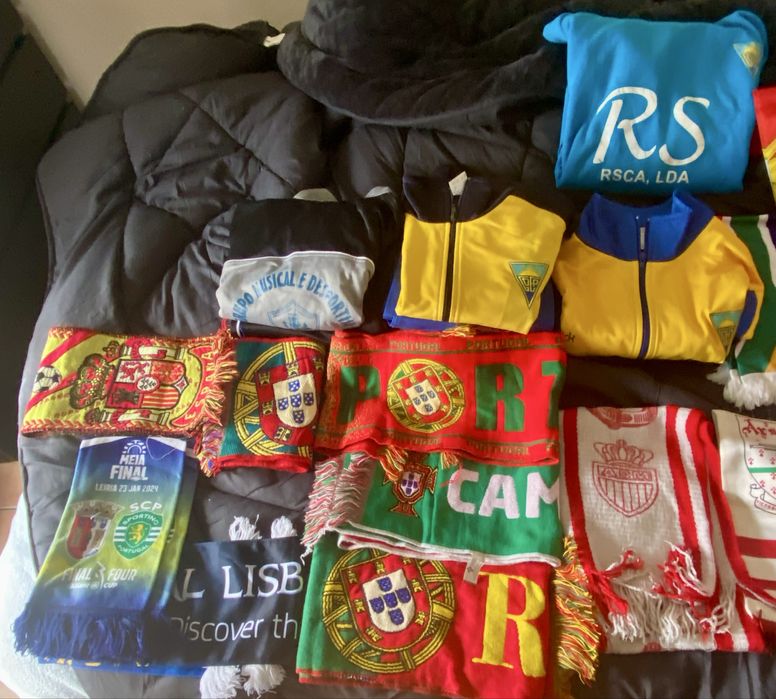 Lote artigos desporto (cachecois,bandeira ,fatos treino) a partir 3€