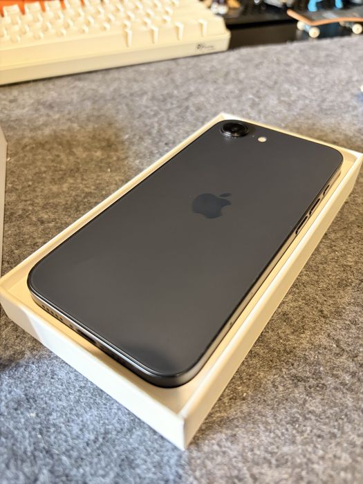 iPhone 16e 128gb
