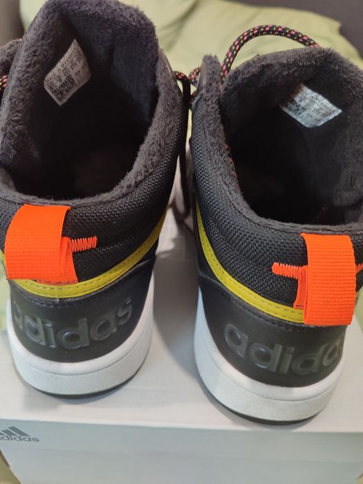 Чоловічі снікери adidas Hoops 3.0 Mid Wtr HR1440 43.5 (9UK)