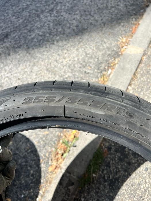 255/35/19 Toyo Tires 2 pneus