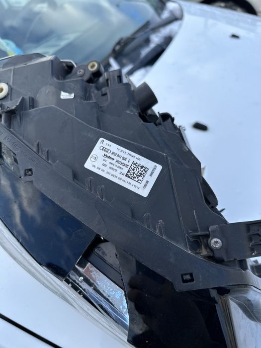 Фара Audi Q5 права 8R