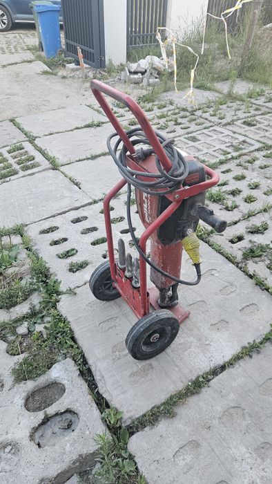 Młot wyburzeniowy Hilti TE 3000-AVR