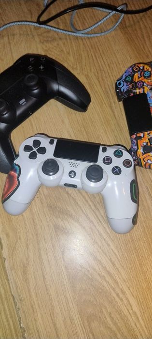 Pady do PS4 w nowym stanie (nie używane)
