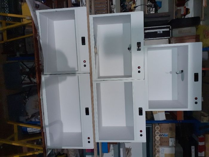 criadeiras e enfermarias para aves e outros animais