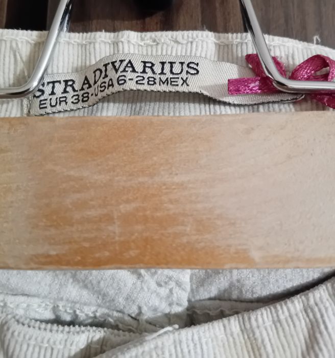 Stradivarius  spodnie damskie 38 slim  leg