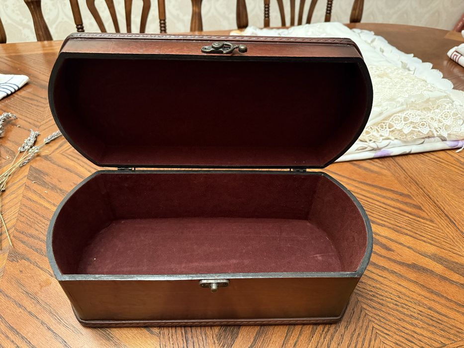 Шкатулка деревʼяна