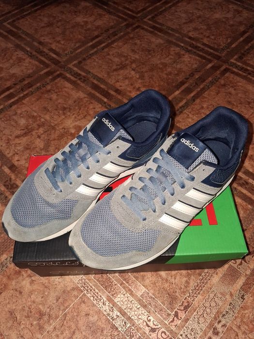 Продам кросівки, Adidas