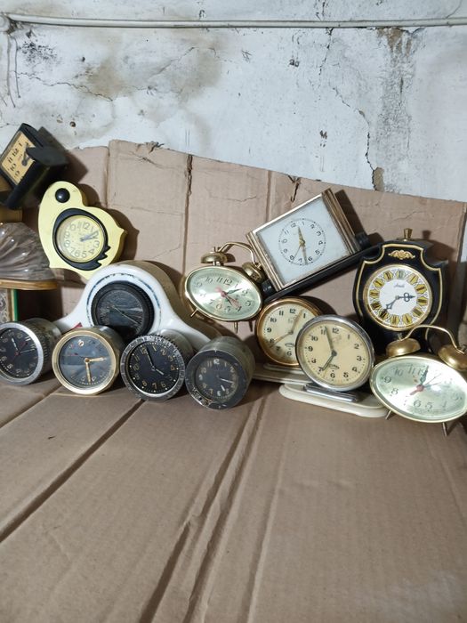 Часы настольные ..