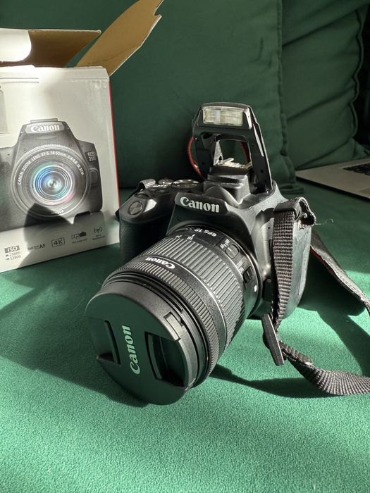 Фотоаппарат Canon EOS 250D