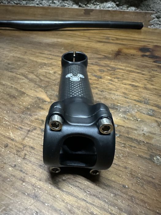 Guidão e espigão em aluminio KTM  e mesa em aluminio da face race