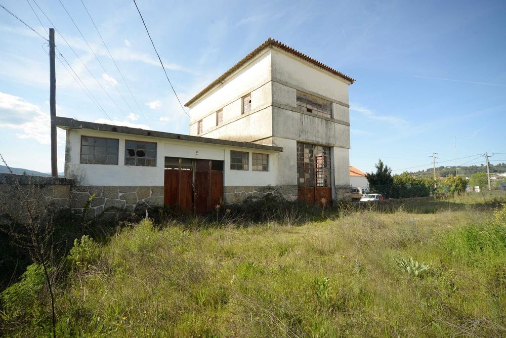 Imóvel Industrial para Venda na Serra da Estrela | 1.342 m² de Terreno | Oportunidade de Reabilitação e Investimento em Belmonte | €180.000