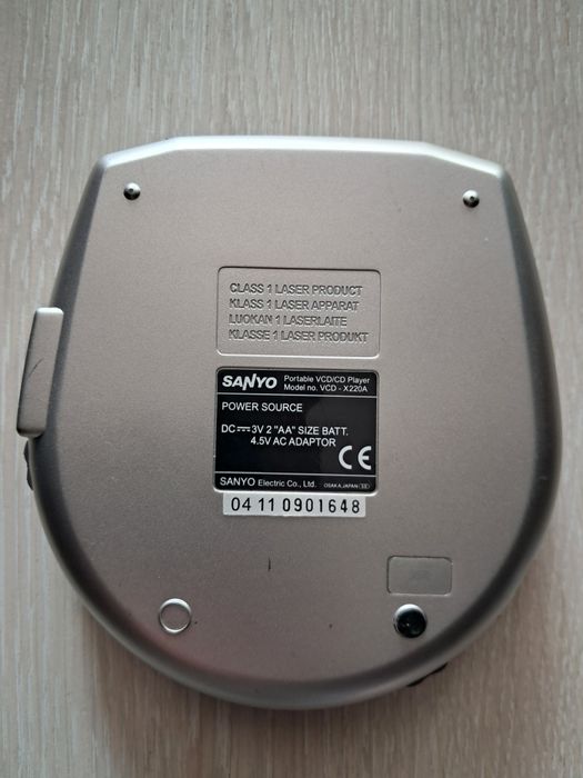 Плеєр Sanyo VCD-X220A.VCD, CD, MP3 та CD-R/RW.