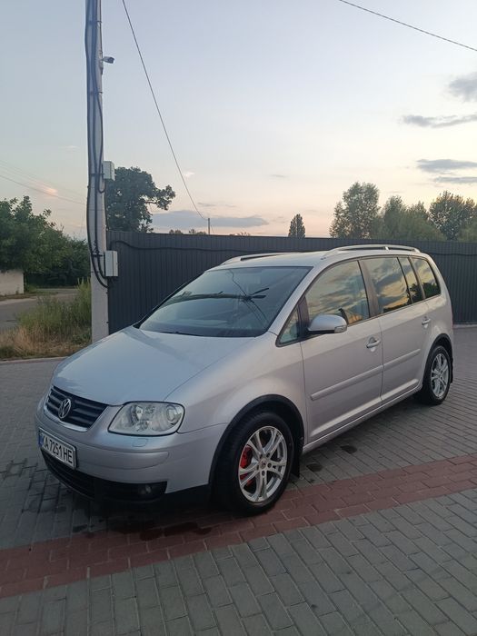 Touran Volkswagen 1,9 tdi в комплектації comfort line.