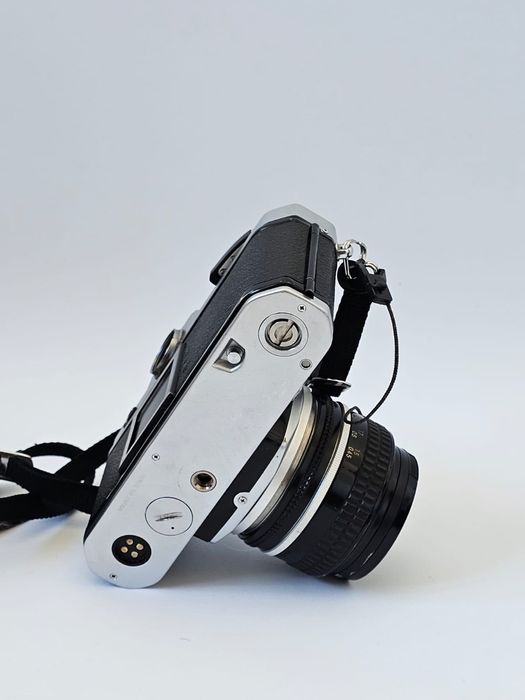 Nikon FE (sem objetiva)