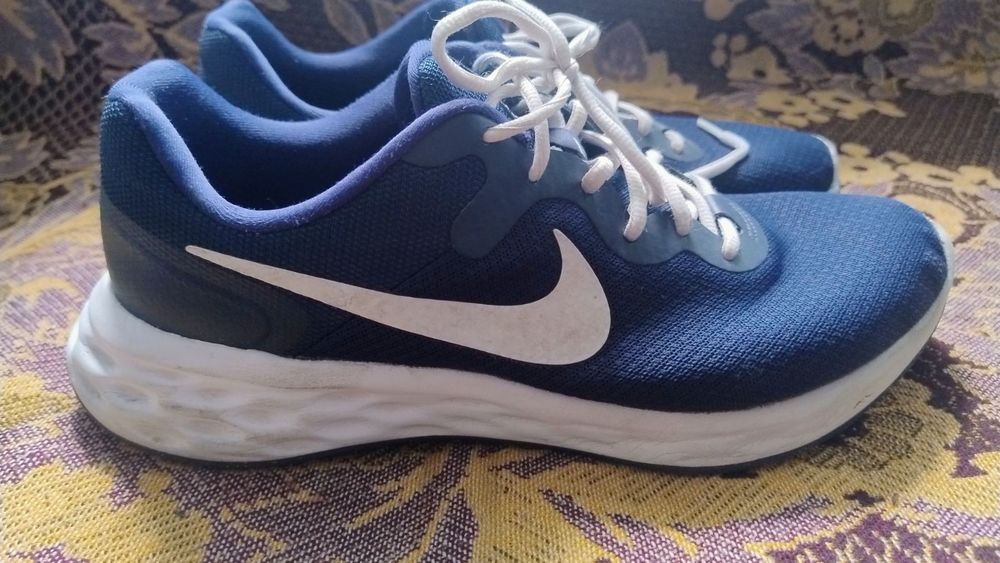 Кросівки Nike Revolution 6 Оригінал 44.5 розмір (28.5 см) Ідеальн