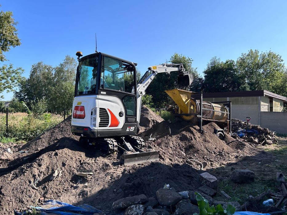 Wynajem Minikoparki Minikoparka Bobcat E19 Koparka z przyczepą w cenie