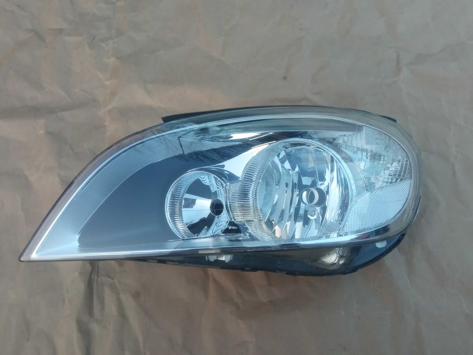 Volvo V60 S60 Lampa Lewa Przednia  2010 Oryginał 2013 Zwykła Ładna