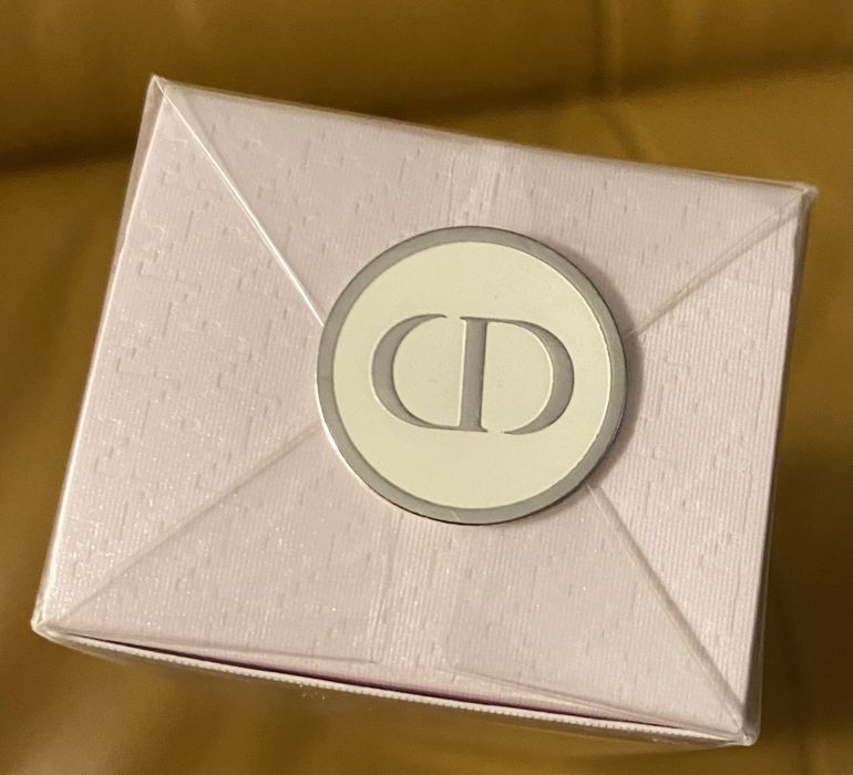 Miss Dior shimmering body gel