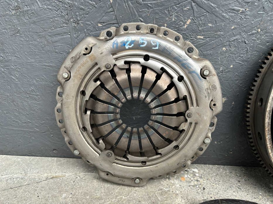 香合 Зчеплення Корзина Диск Маховик Opel Astra J Zafira Mokka 1.4 Turbo