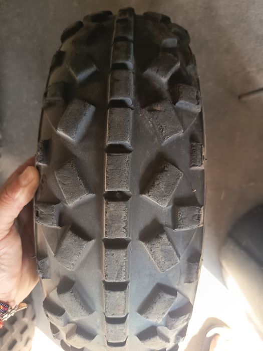 Jantes e pneus para kartcross e moto4