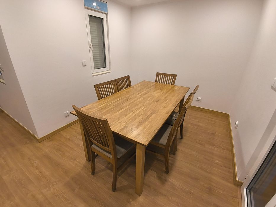 Mesa de jantar madeira c/ 6 cadeiras