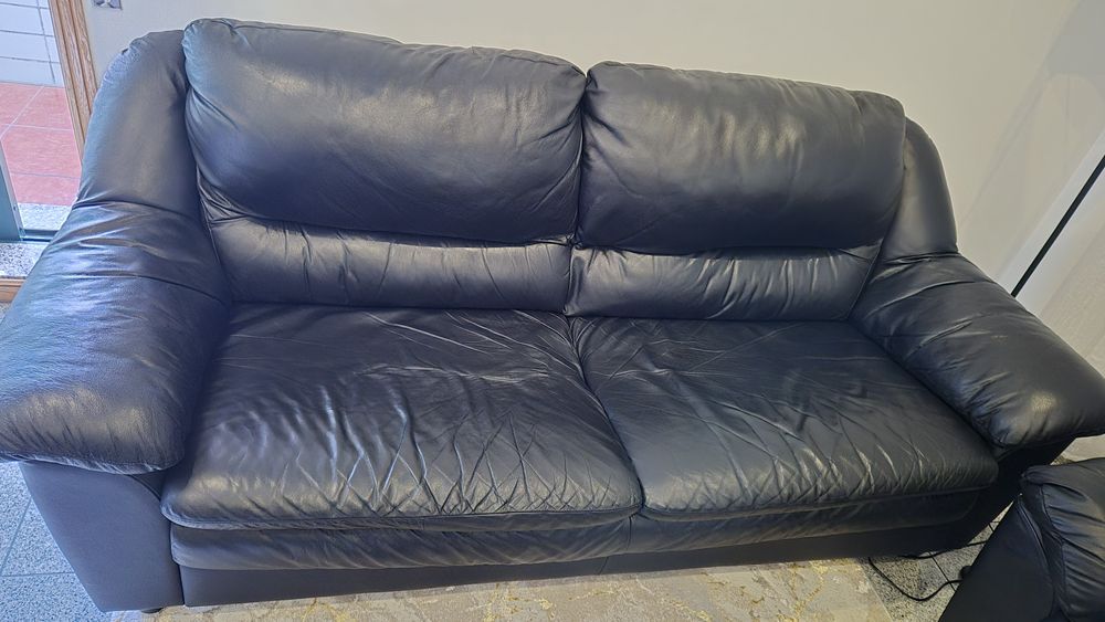 Sofá em couro verdadeiro