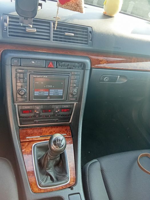 Audi a 4 b 6  ,gaz trzy letni.