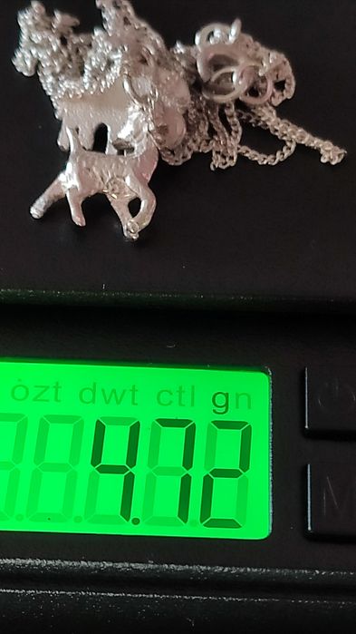Łańcuszek ze znakiem zodiaku baran.